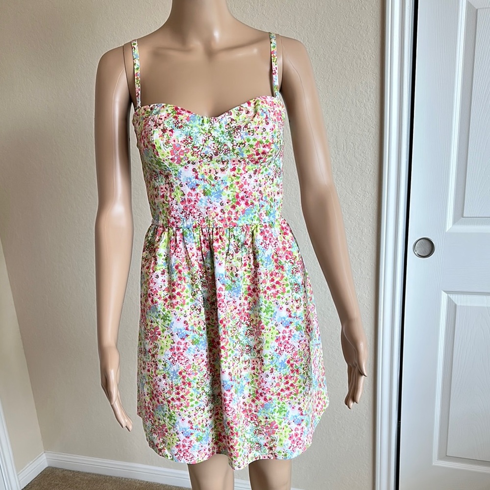 96% Cotton VICTORIA’s SECRET Floral Dress with Pink and Green Accents Sz-8 - Picture 1 of 12